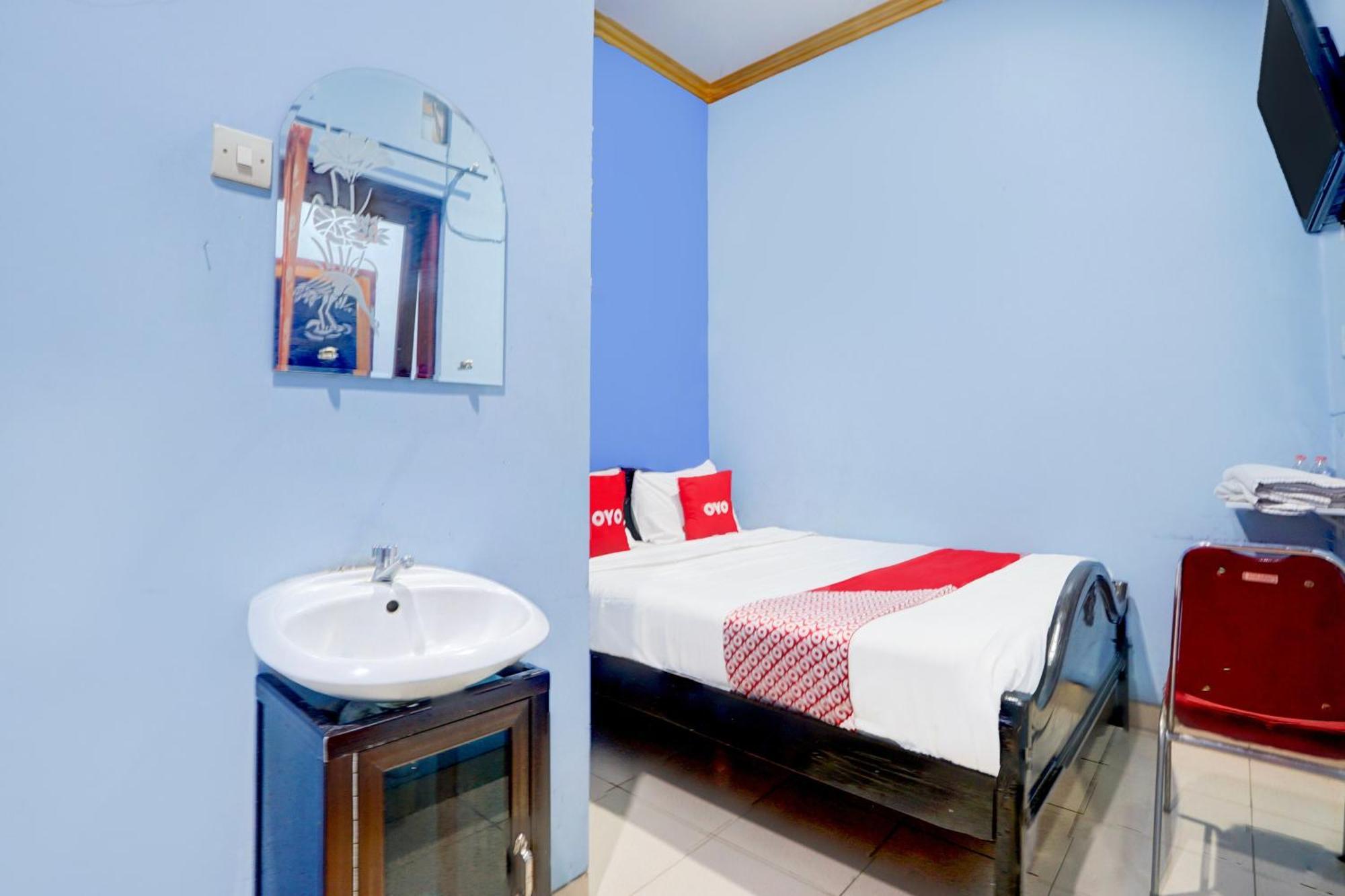 Oyo Life 93083 Nova Jaya 3 Homestay Syariah Lamongan Exterior foto